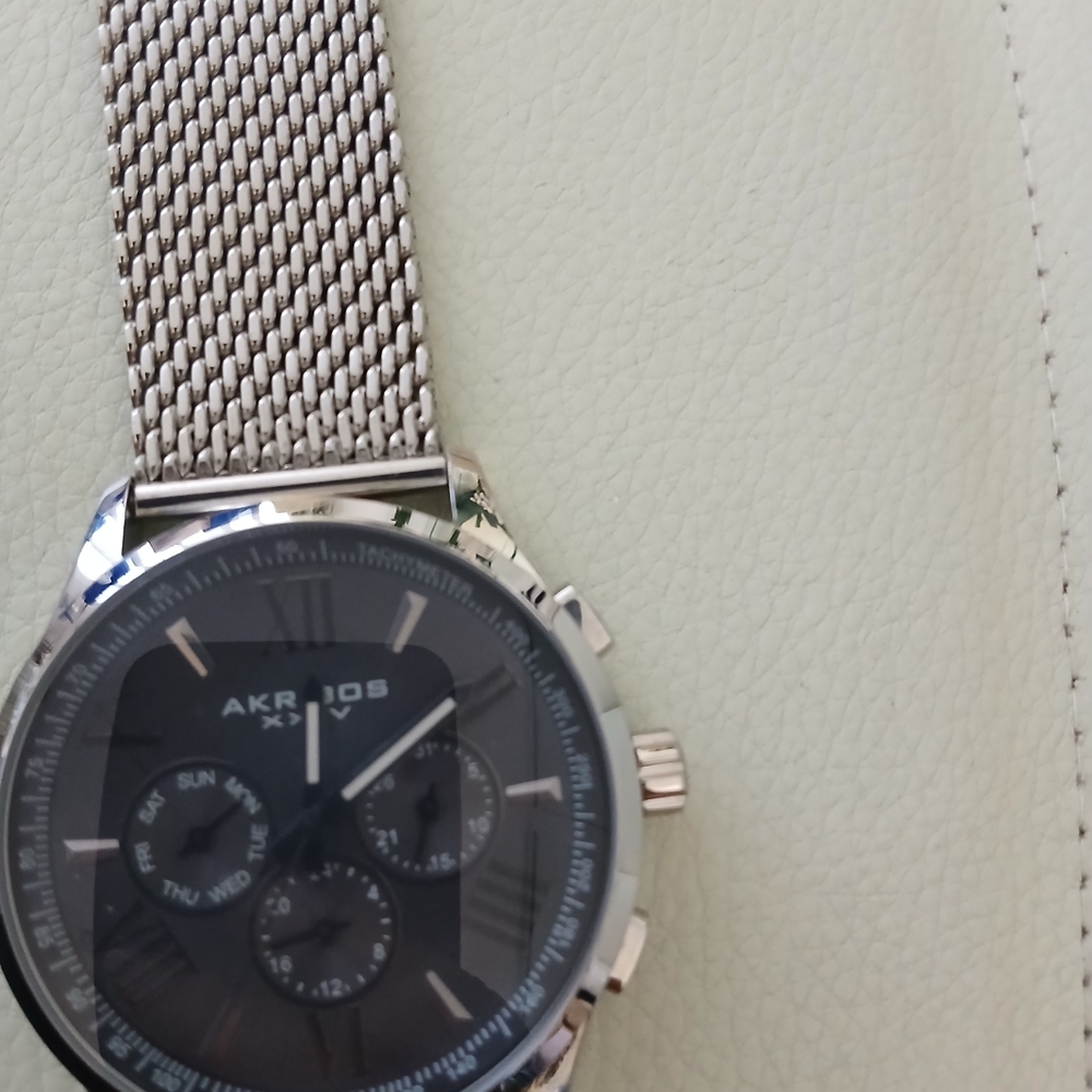 Akribos XXIV Silver and Black Men's Watch - Picture 2 of 6